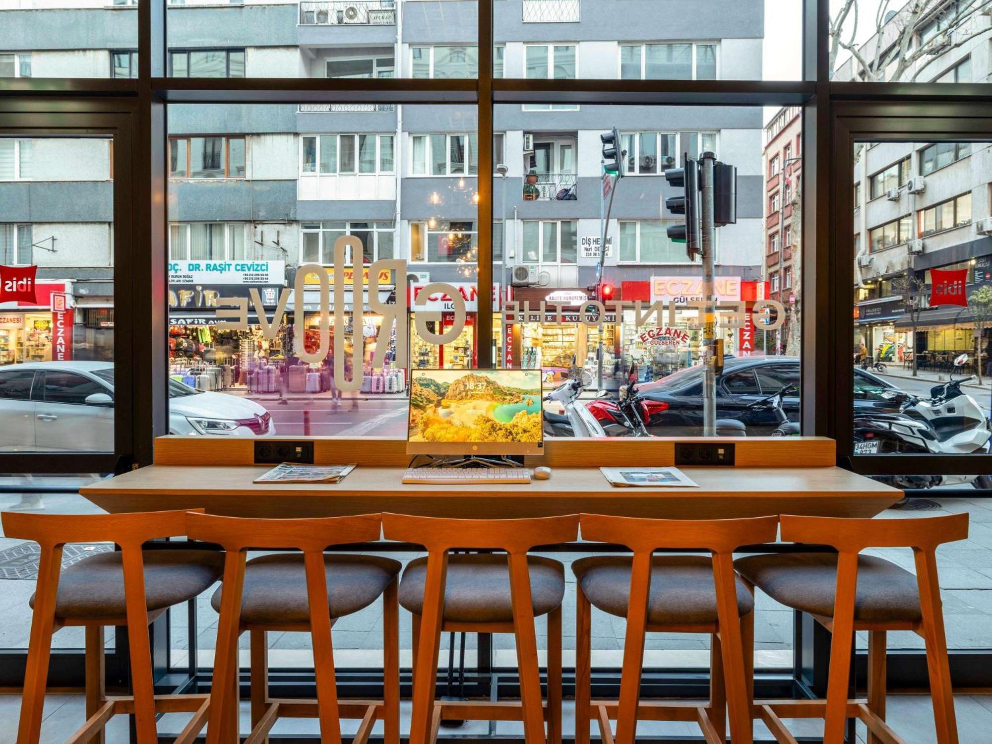 Отель Ibis Istanbul Sisli Экстерьер фото