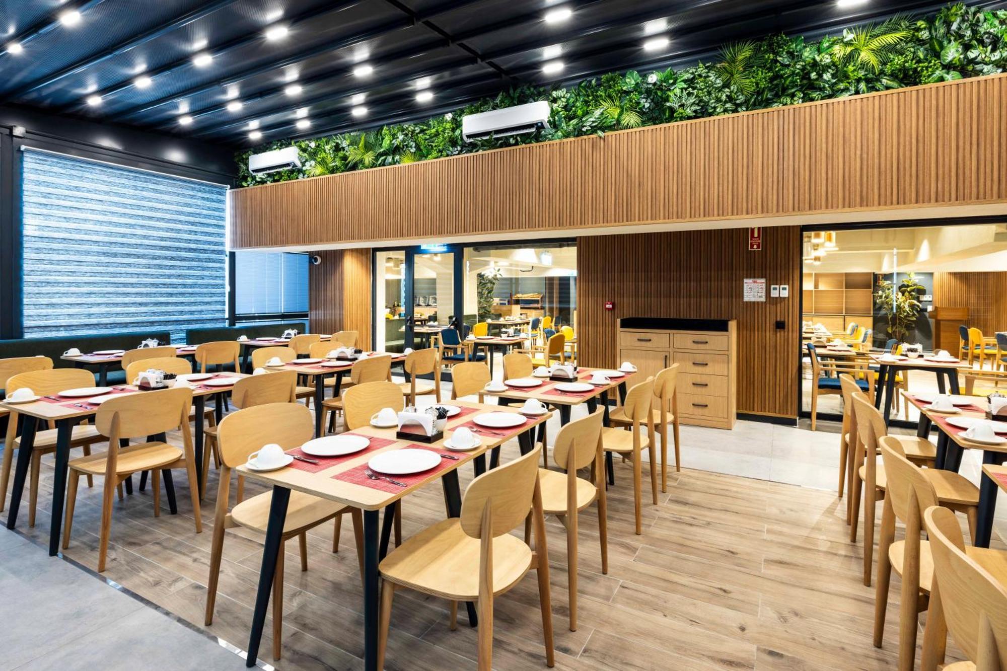 Отель Ibis Istanbul Sisli Экстерьер фото