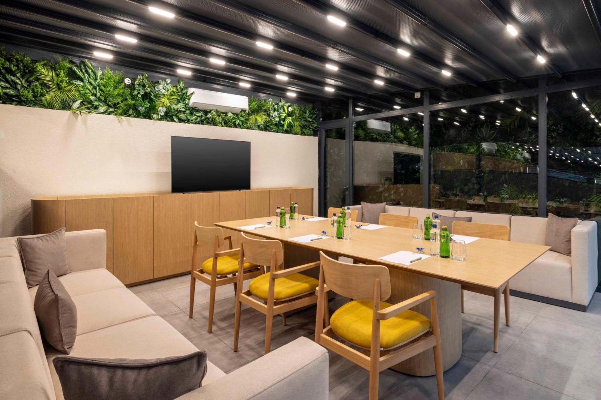 Отель Ibis Istanbul Sisli Экстерьер фото